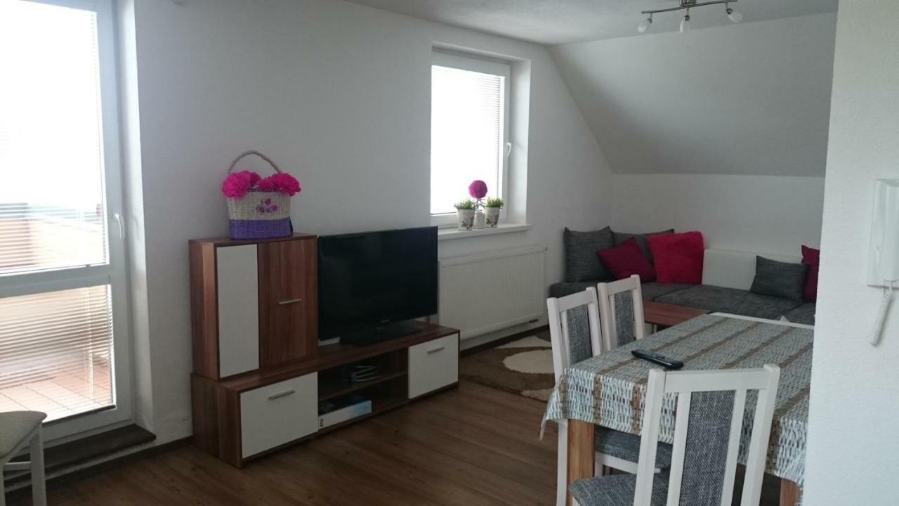 Apartman Lusy Велка Ломница Екстериор снимка