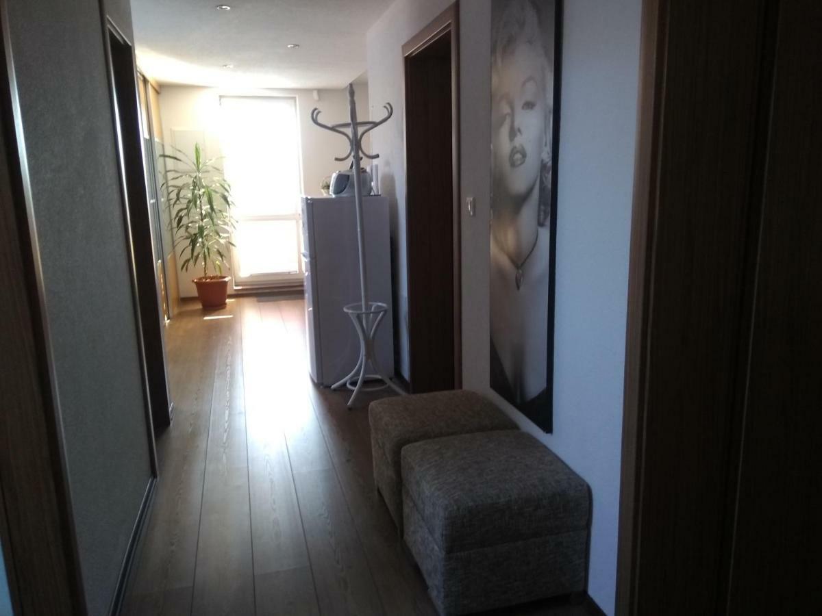 Apartman Lusy Велка Ломница Екстериор снимка